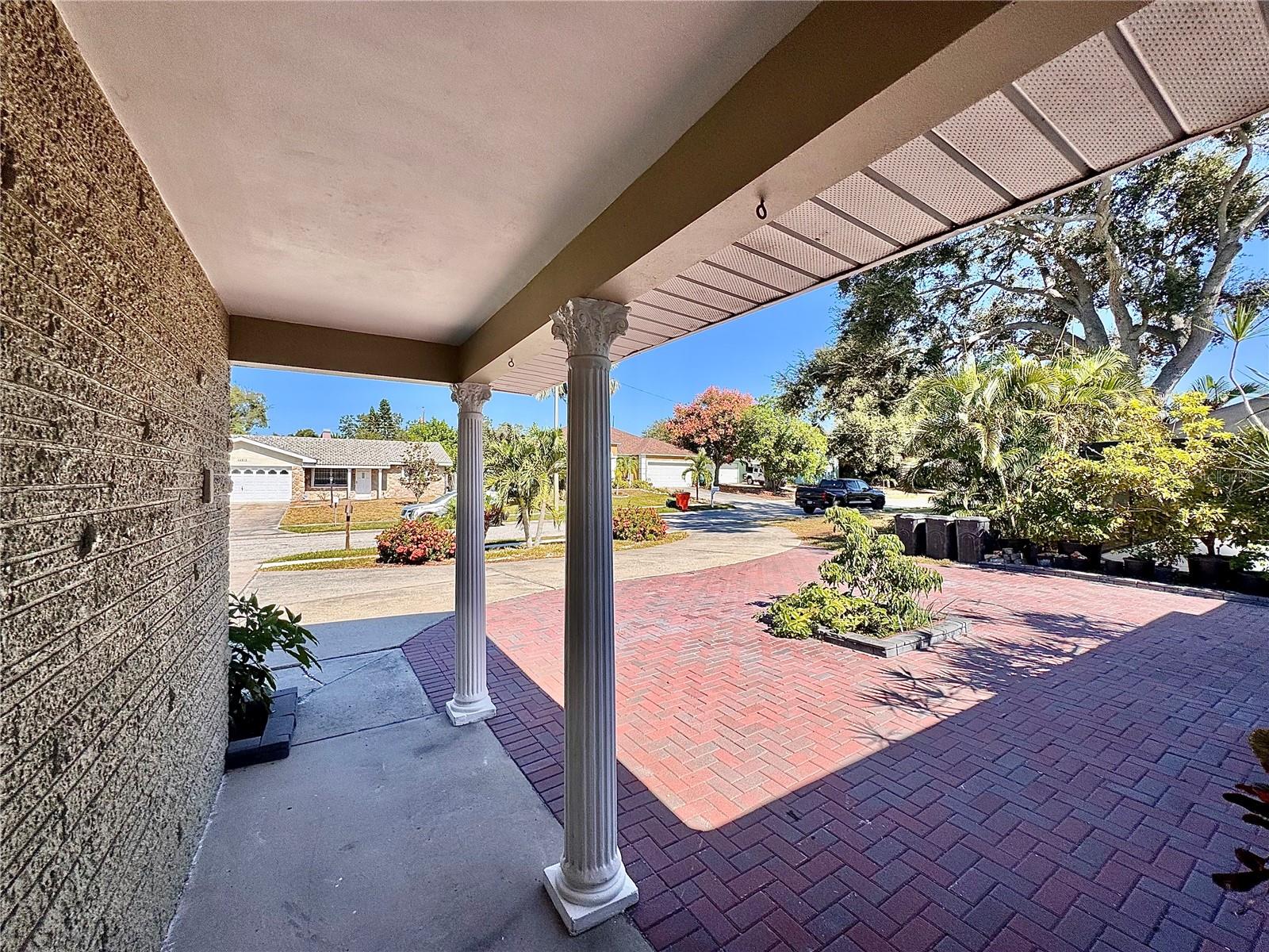 Listing photo id 3 for 13914 84th Terrace