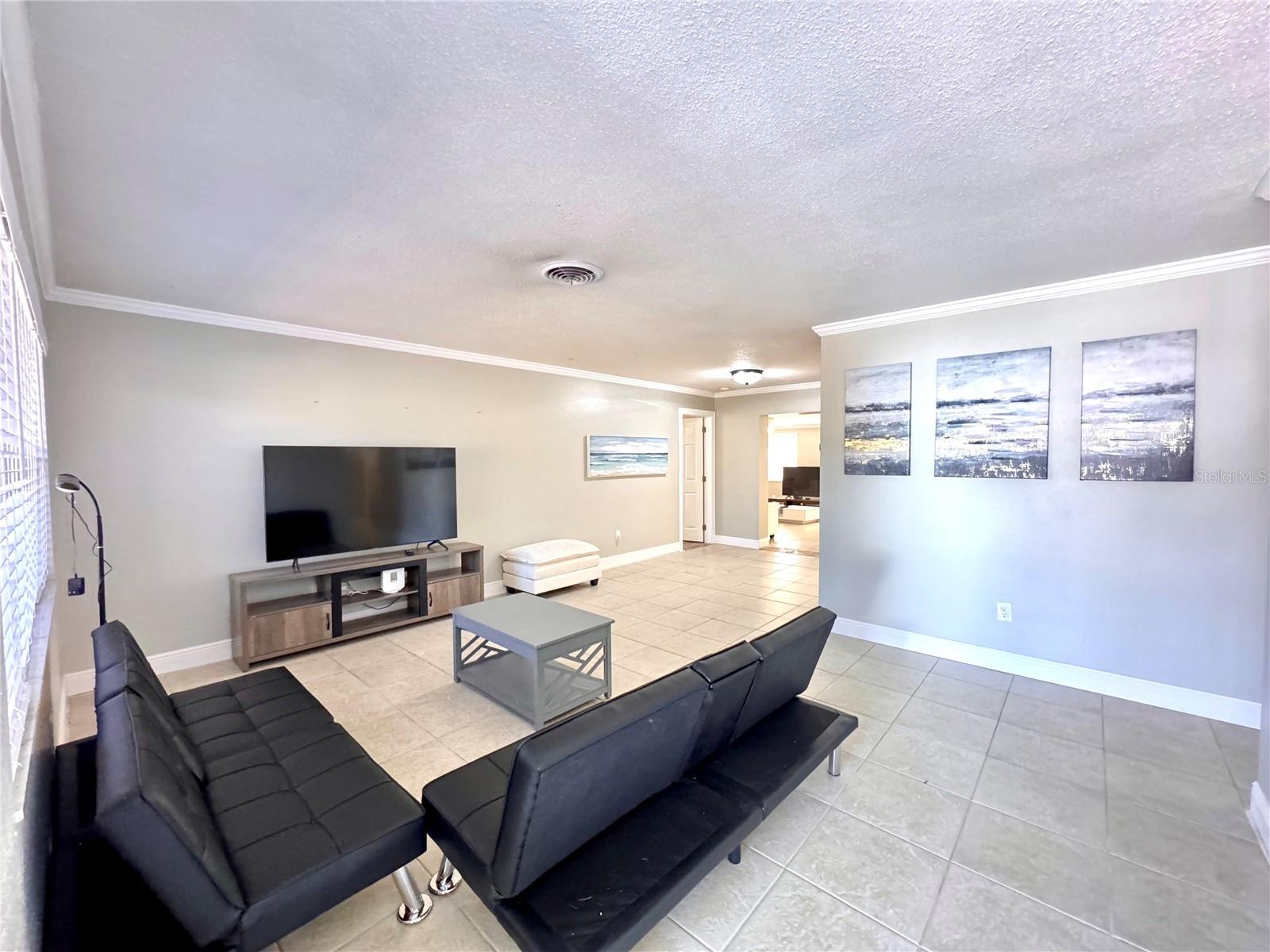 Listing photo id 5 for 13914 84th Terrace