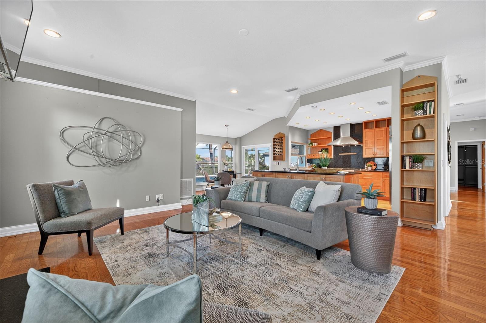 Image 33 of 55 For 4673 Alisa Circle Ne