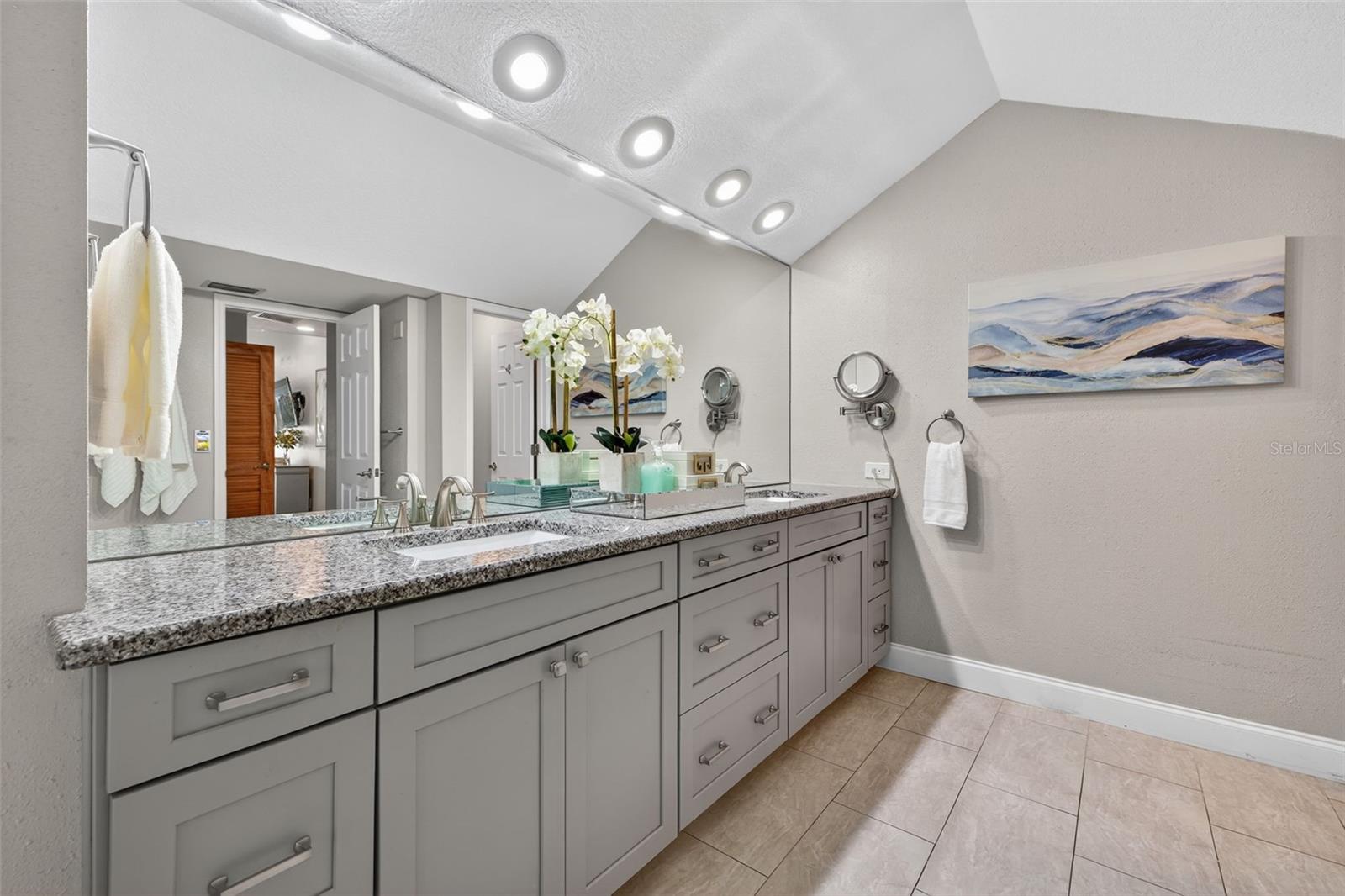 Image 35 of 55 For 4673 Alisa Circle Ne