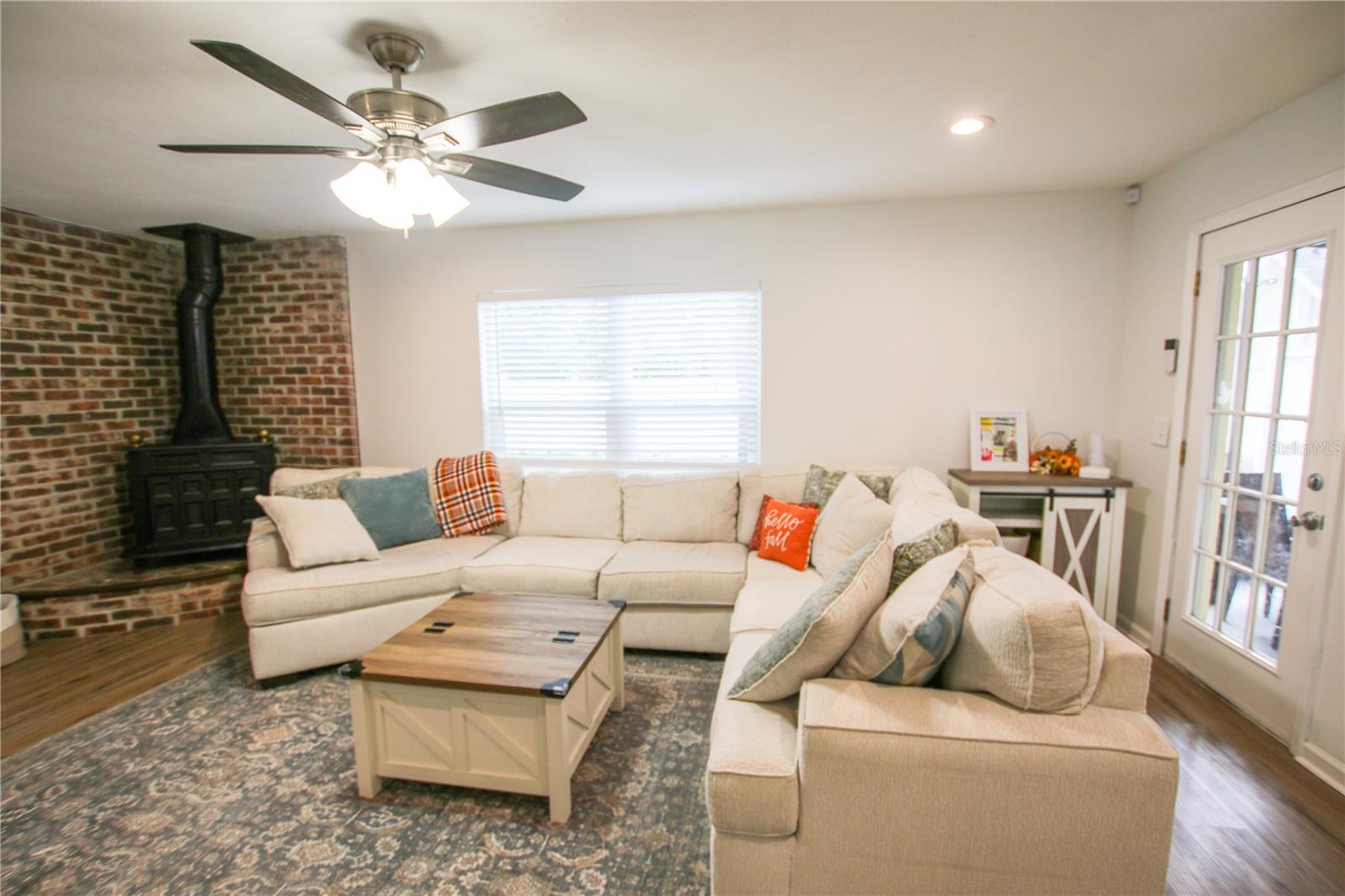 Listing photo id 26 for 2810 Robson Street