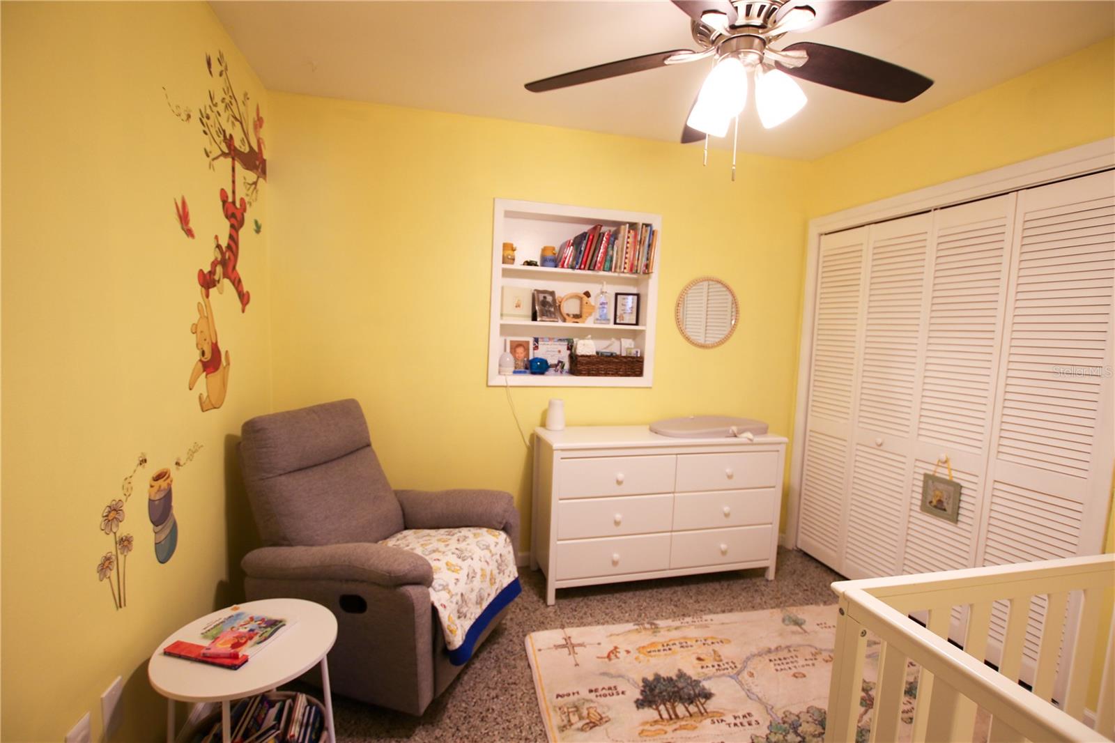 Listing photo id 30 for 2810 Robson Street