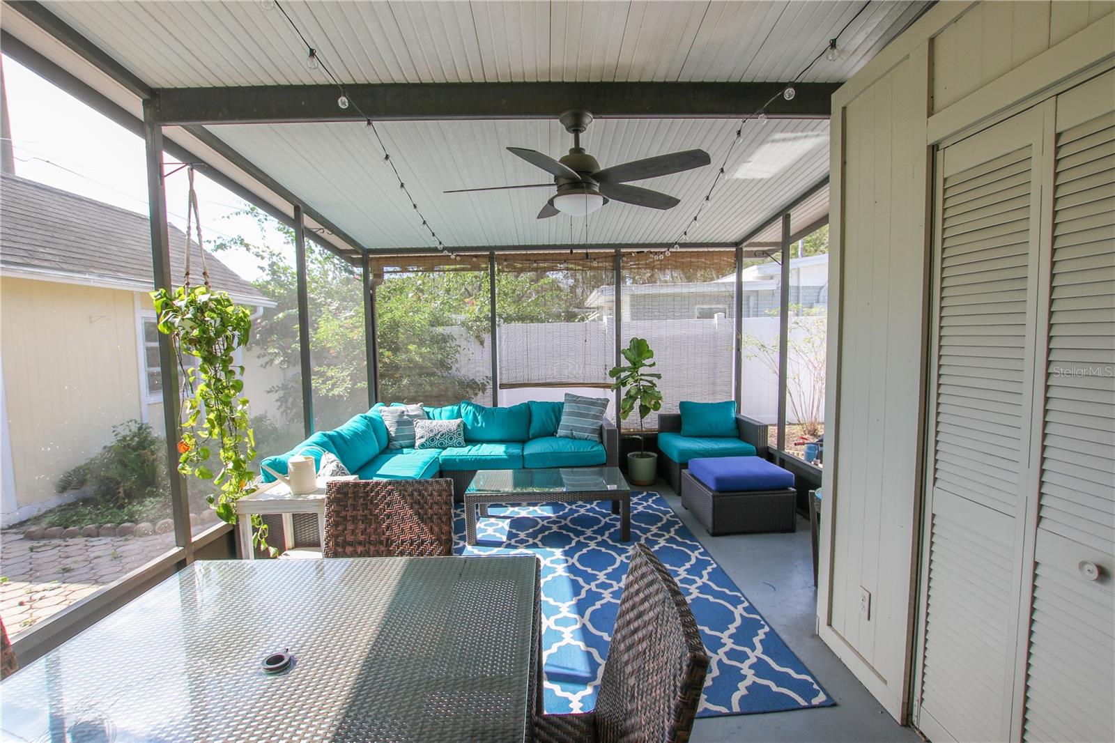 Listing photo id 44 for 2810 Robson Street