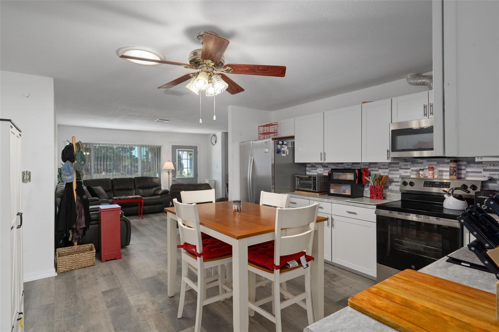 Image 16 of 59 For 3320 Gardenia Drive