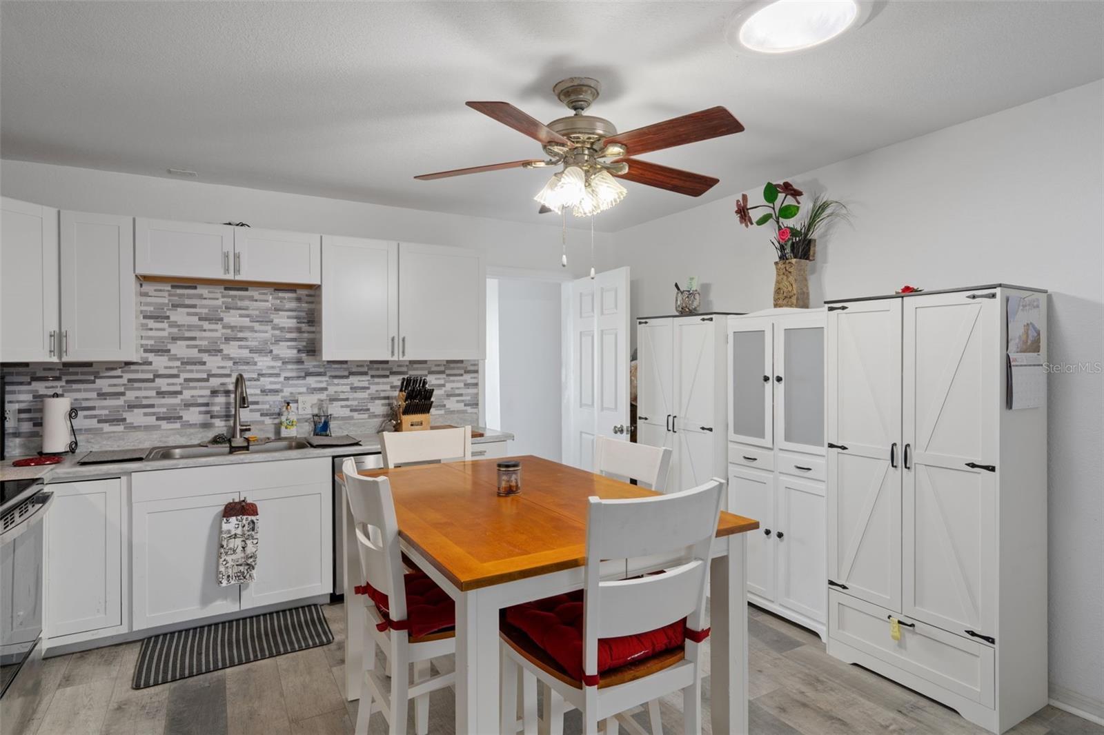 Image 18 of 59 For 3320 Gardenia Drive