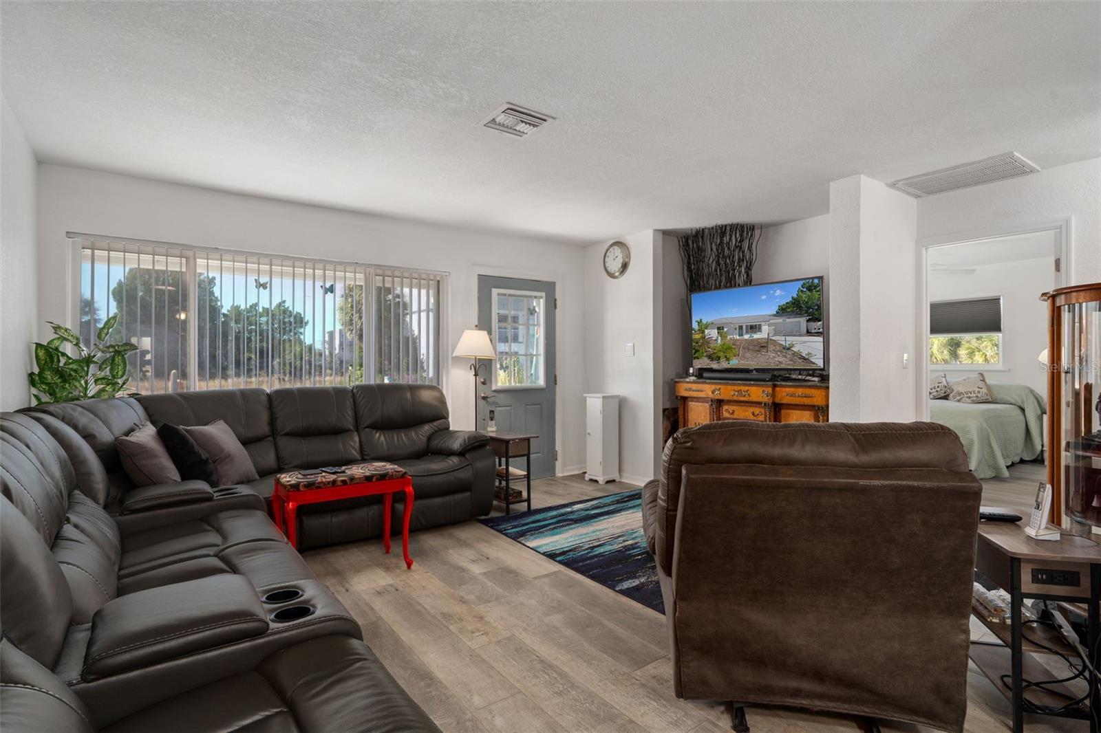 Image 7 of 59 For 3320 Gardenia Drive