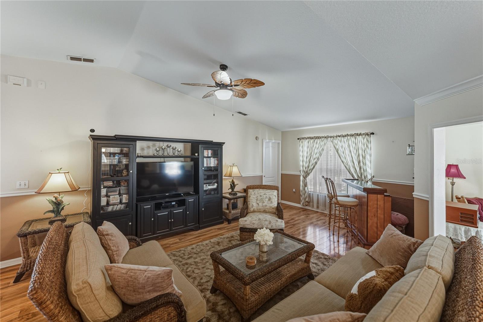Image 11 of 95 For 29235 Princeville Drive