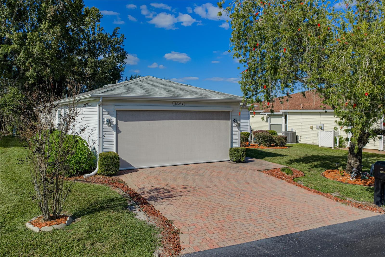 Image 51 of 95 For 29235 Princeville Drive