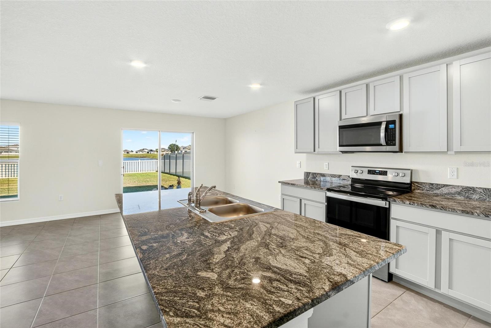 Image 11 of 68 For 3288 Silver Date Drive