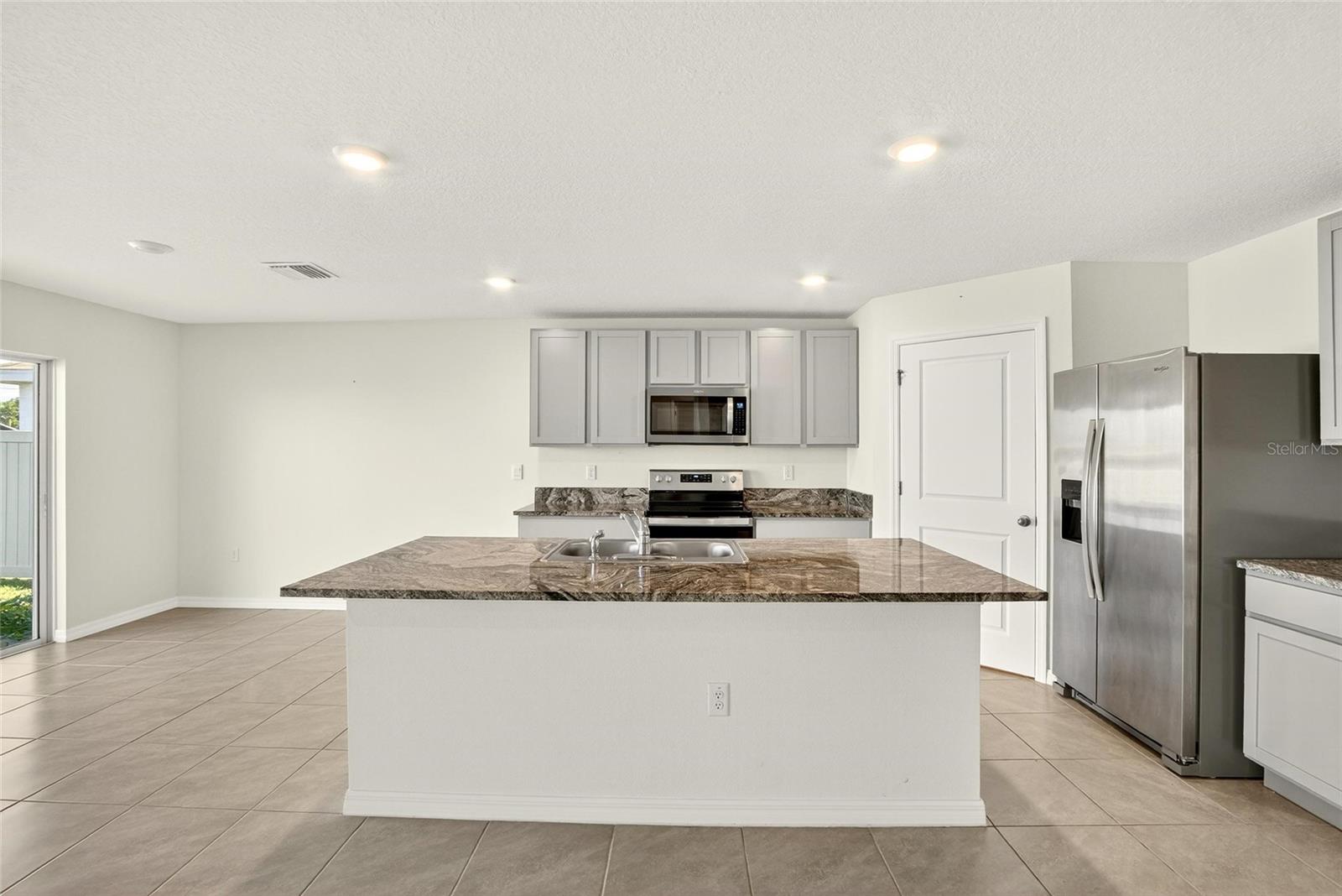 Image 14 of 68 For 3288 Silver Date Drive