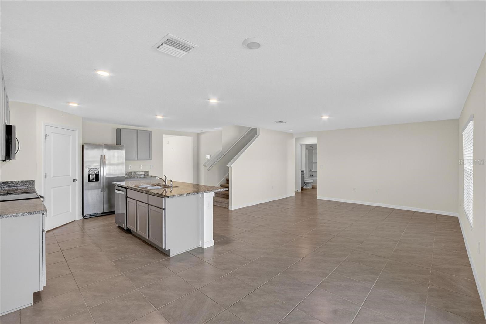 Image 17 of 68 For 3288 Silver Date Drive