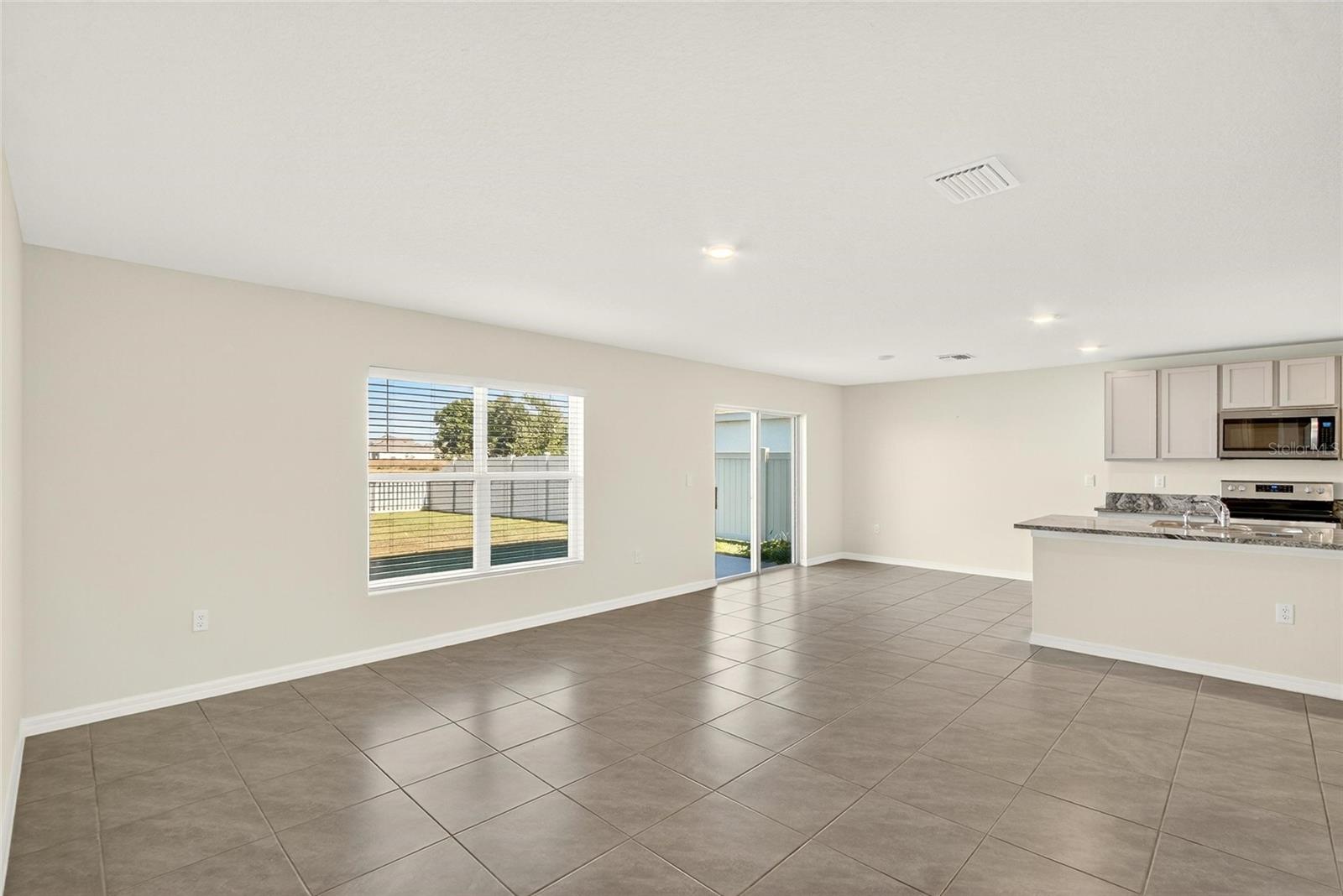 Image 19 of 68 For 3288 Silver Date Drive