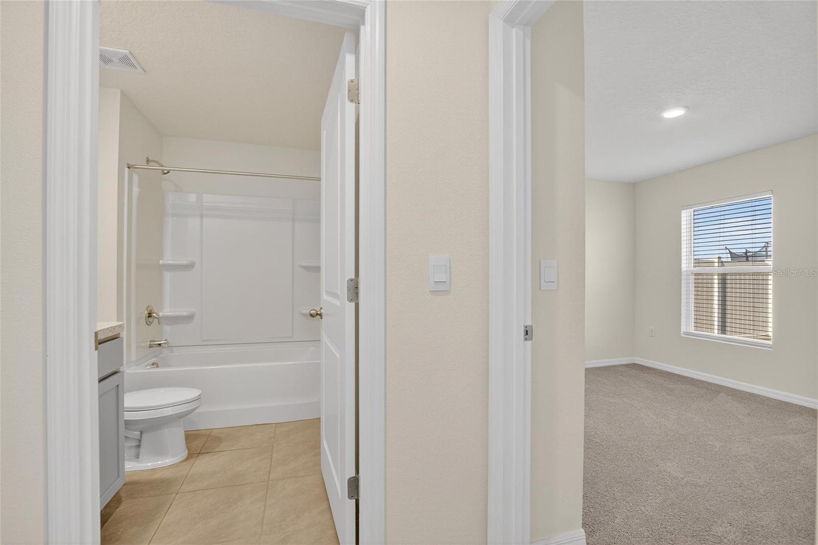 Image 21 of 68 For 3288 Silver Date Drive