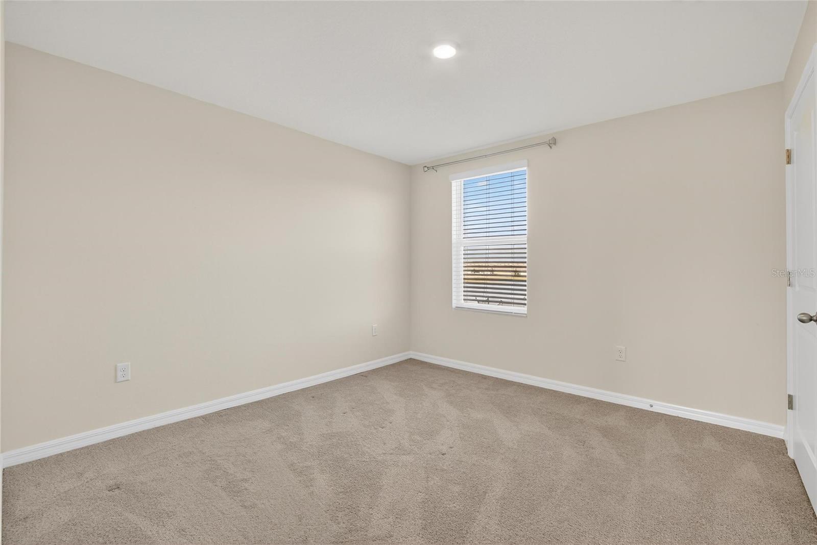 Image 31 of 68 For 3288 Silver Date Drive