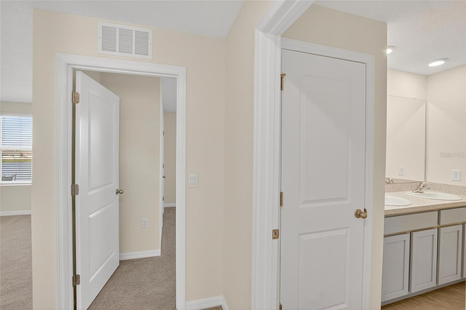 Image 45 of 68 For 3288 Silver Date Drive