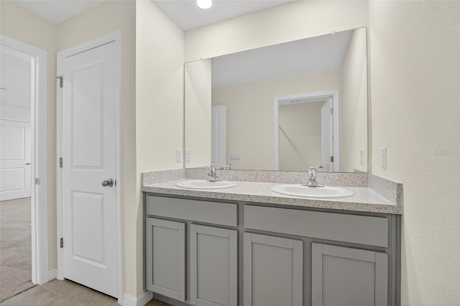 Image 50 of 68 For 3288 Silver Date Drive