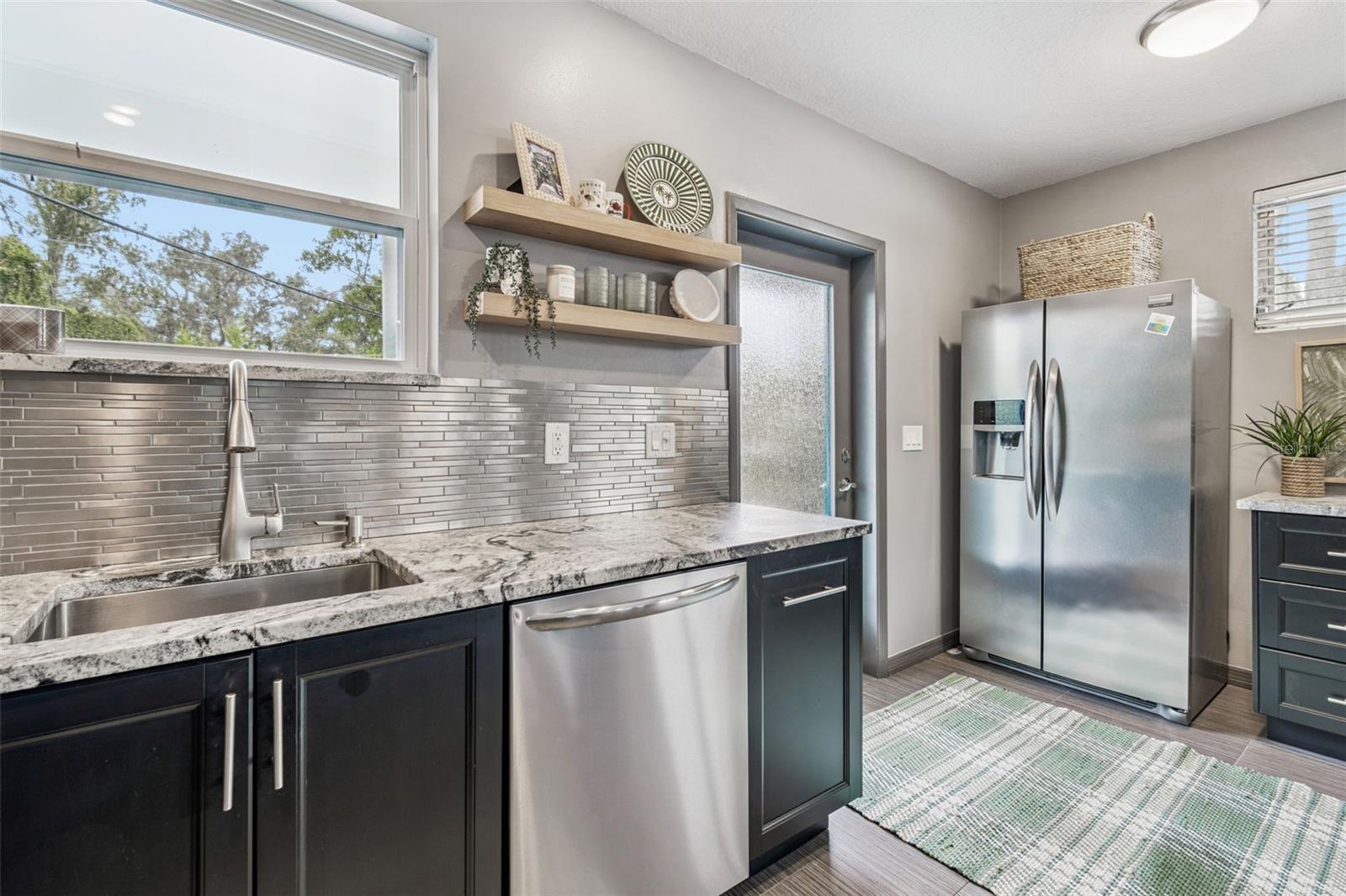 Image 10 of 48 For 346 Pennsylvania Avenue 3