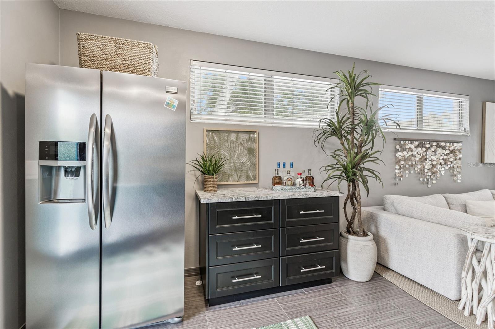 Image 11 of 48 For 346 Pennsylvania Avenue 3