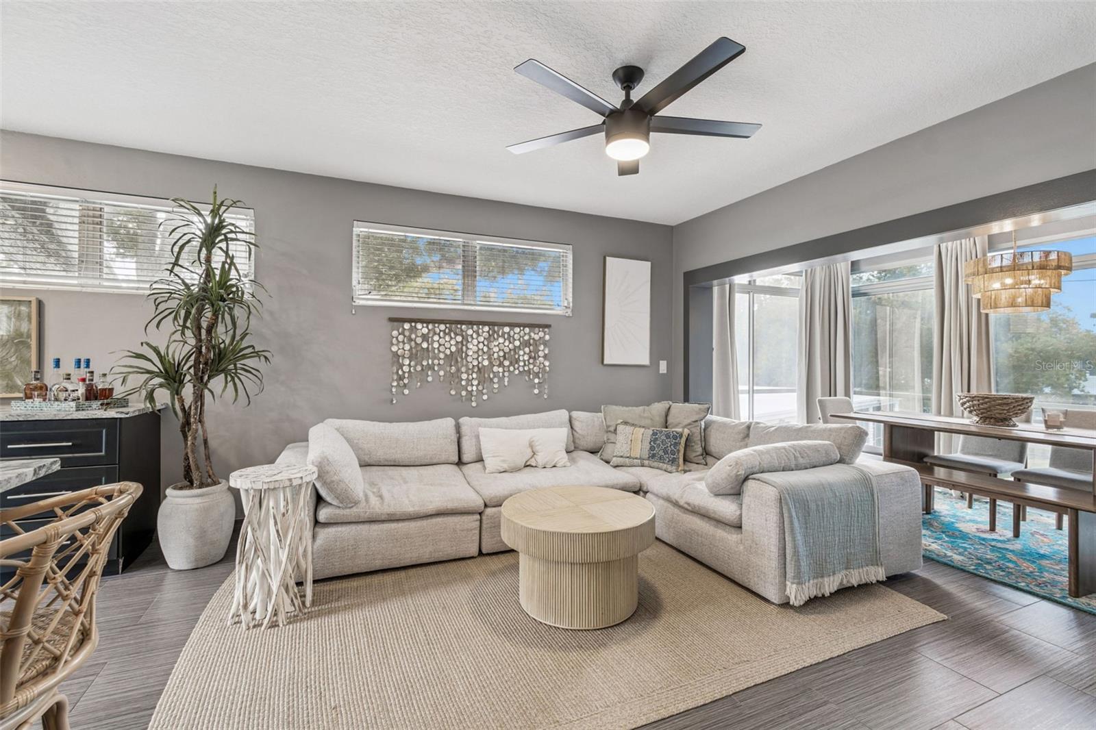 Image 12 of 48 For 346 Pennsylvania Avenue 3