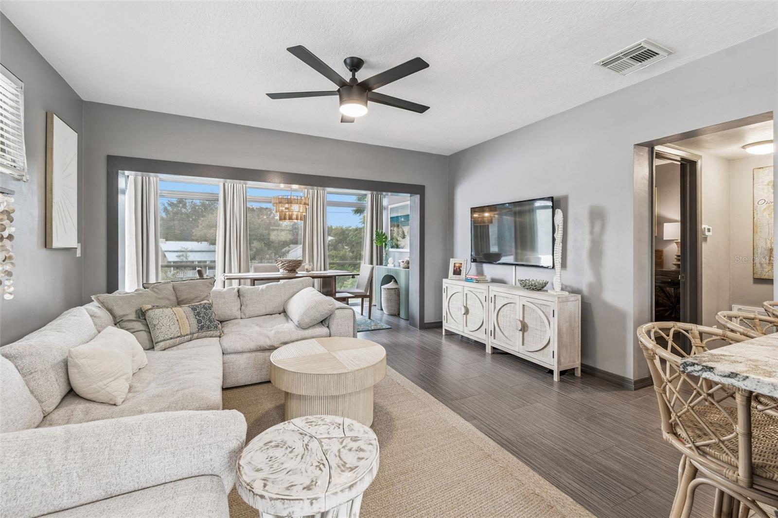 Image 14 of 48 For 346 Pennsylvania Avenue 3