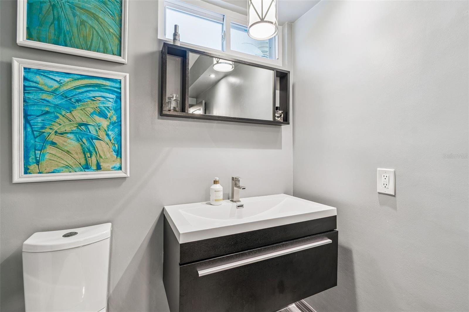 Image 24 of 48 For 346 Pennsylvania Avenue 3