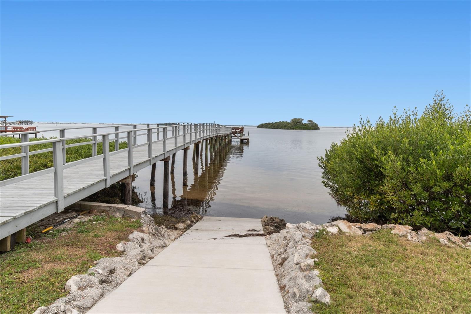 Image 38 of 48 For 346 Pennsylvania Avenue 3