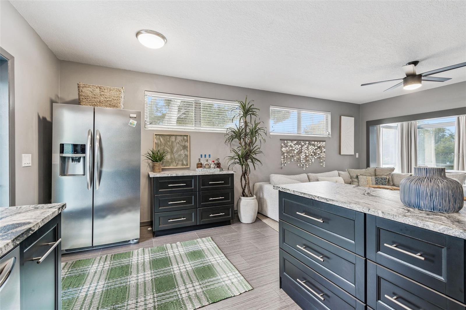 Image 9 of 48 For 346 Pennsylvania Avenue 3