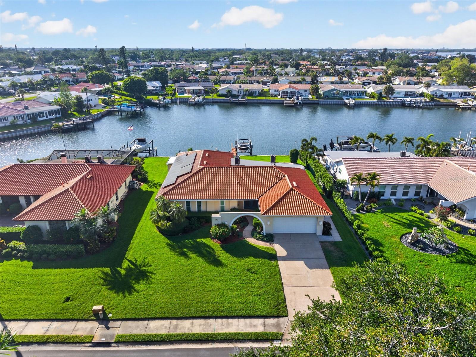 Details for 4712 Overlook Drive Ne, ST PETERSBURG, FL 33703