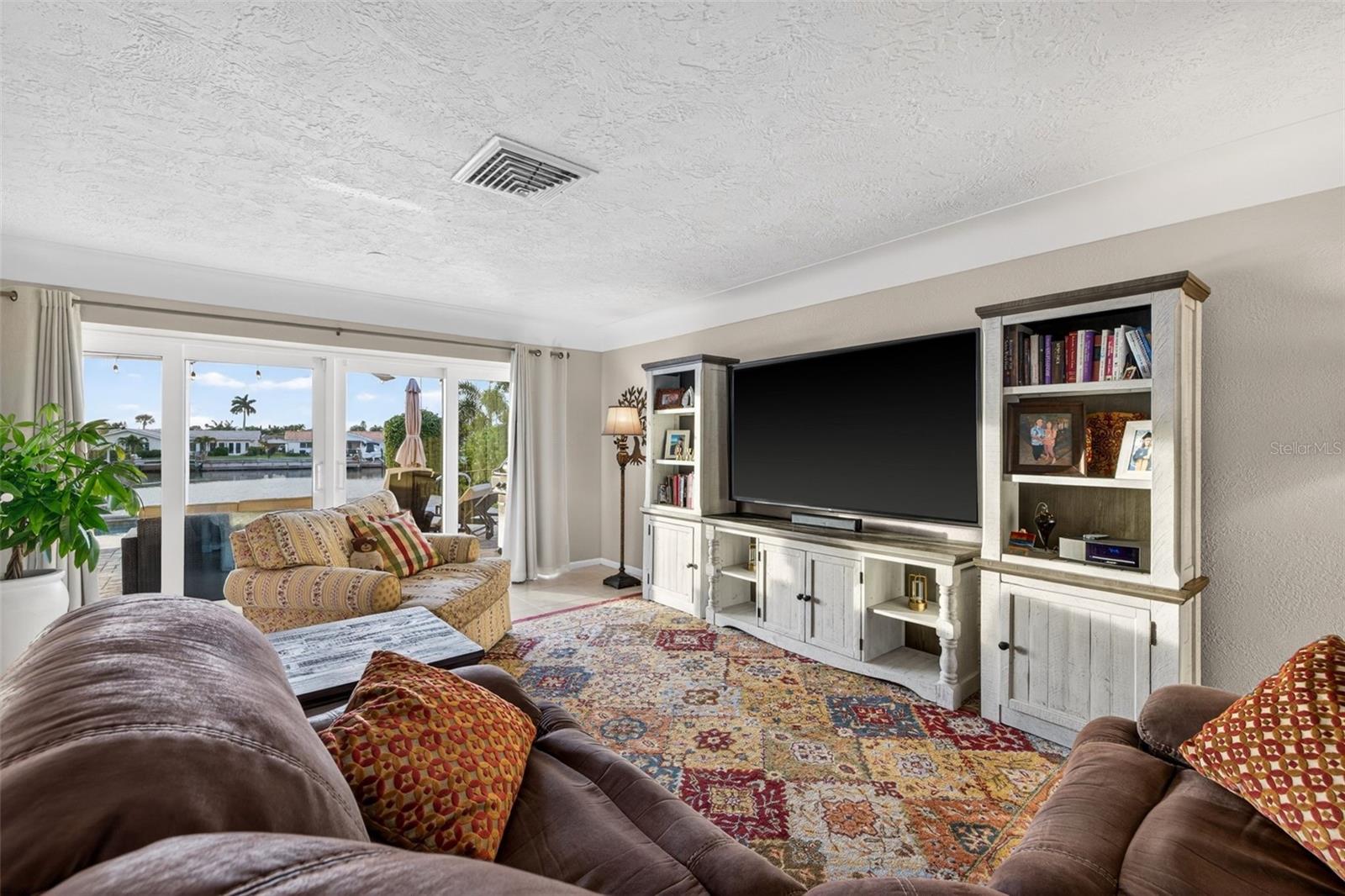 Image 12 of 58 For 4712 Overlook Drive Ne