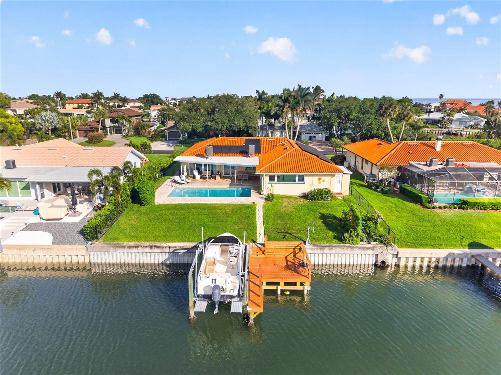 Image 13 of 58 For 4712 Overlook Drive Ne