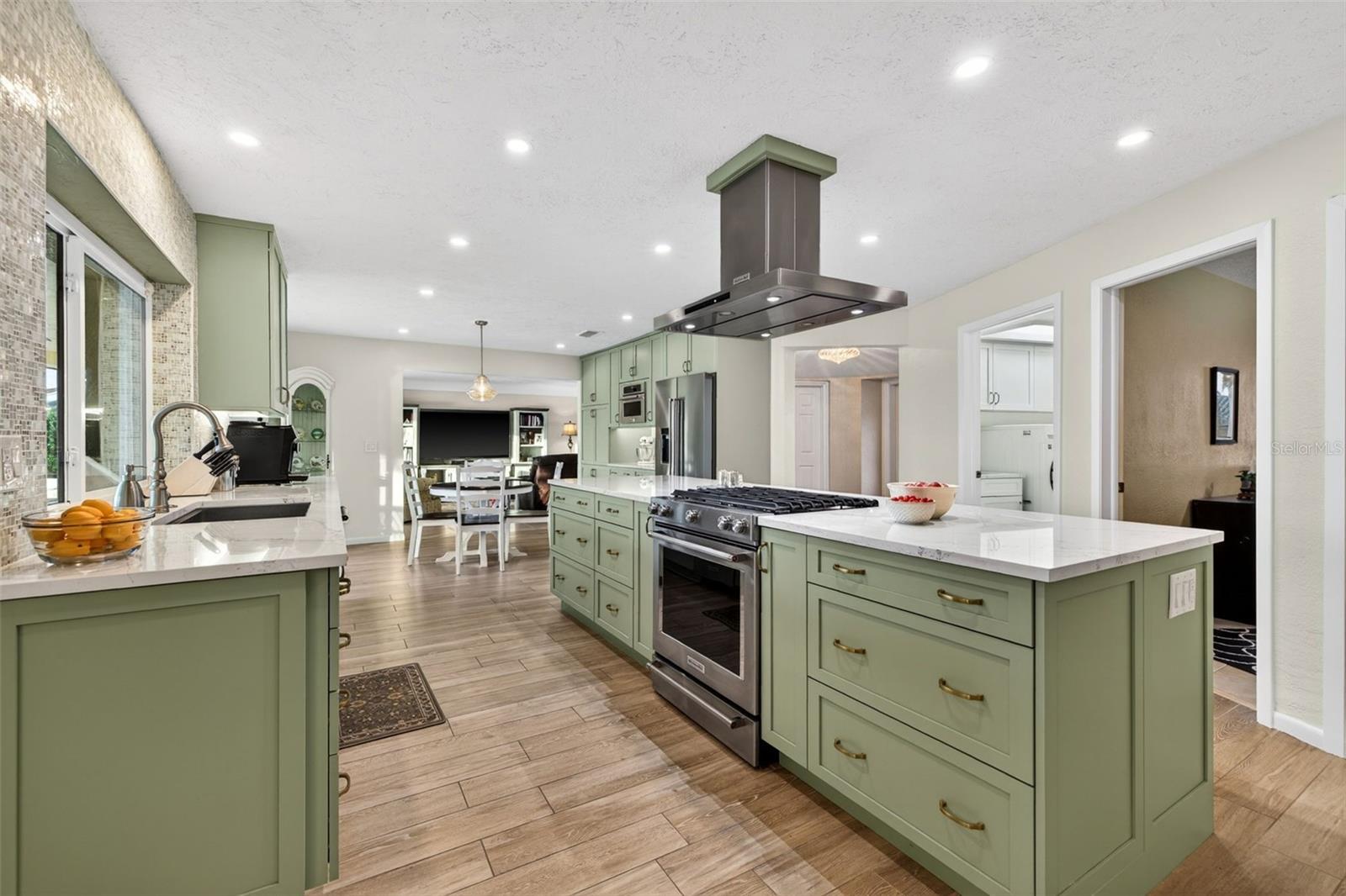 Image 15 of 58 For 4712 Overlook Drive Ne