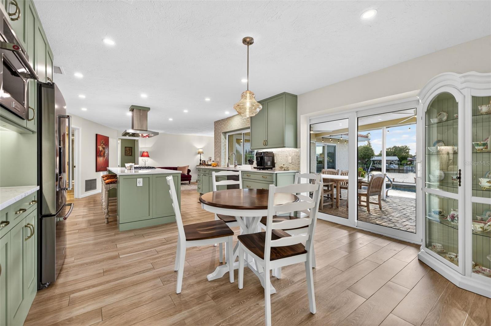 Image 20 of 58 For 4712 Overlook Drive Ne