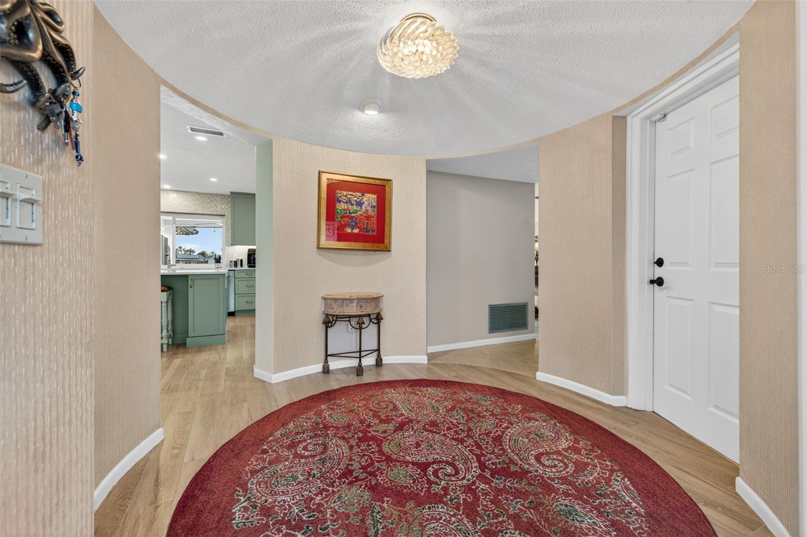 Image 25 of 58 For 4712 Overlook Drive Ne