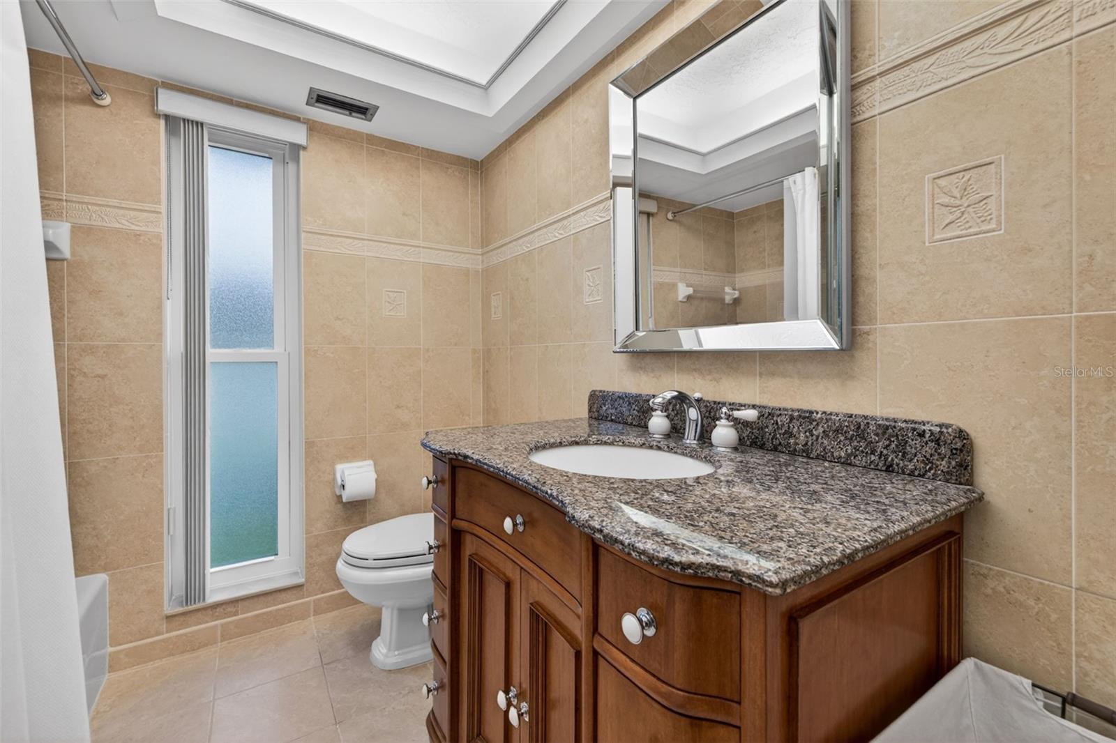 Image 33 of 58 For 4712 Overlook Drive Ne