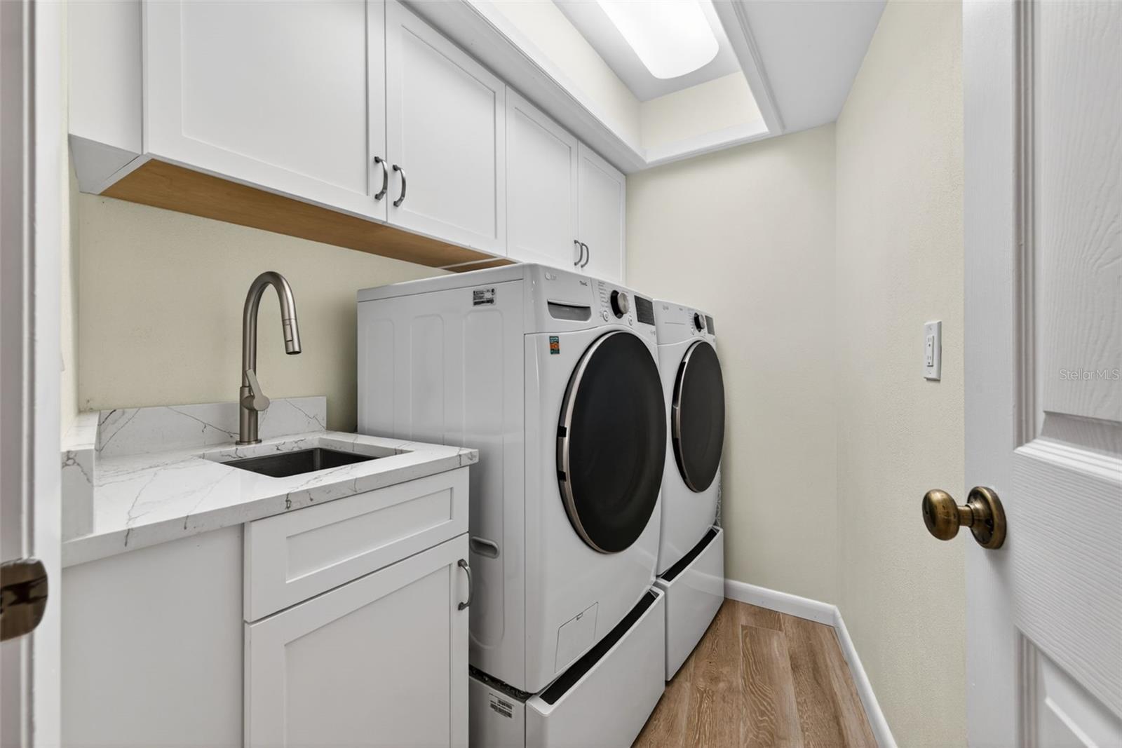 Image 36 of 58 For 4712 Overlook Drive Ne