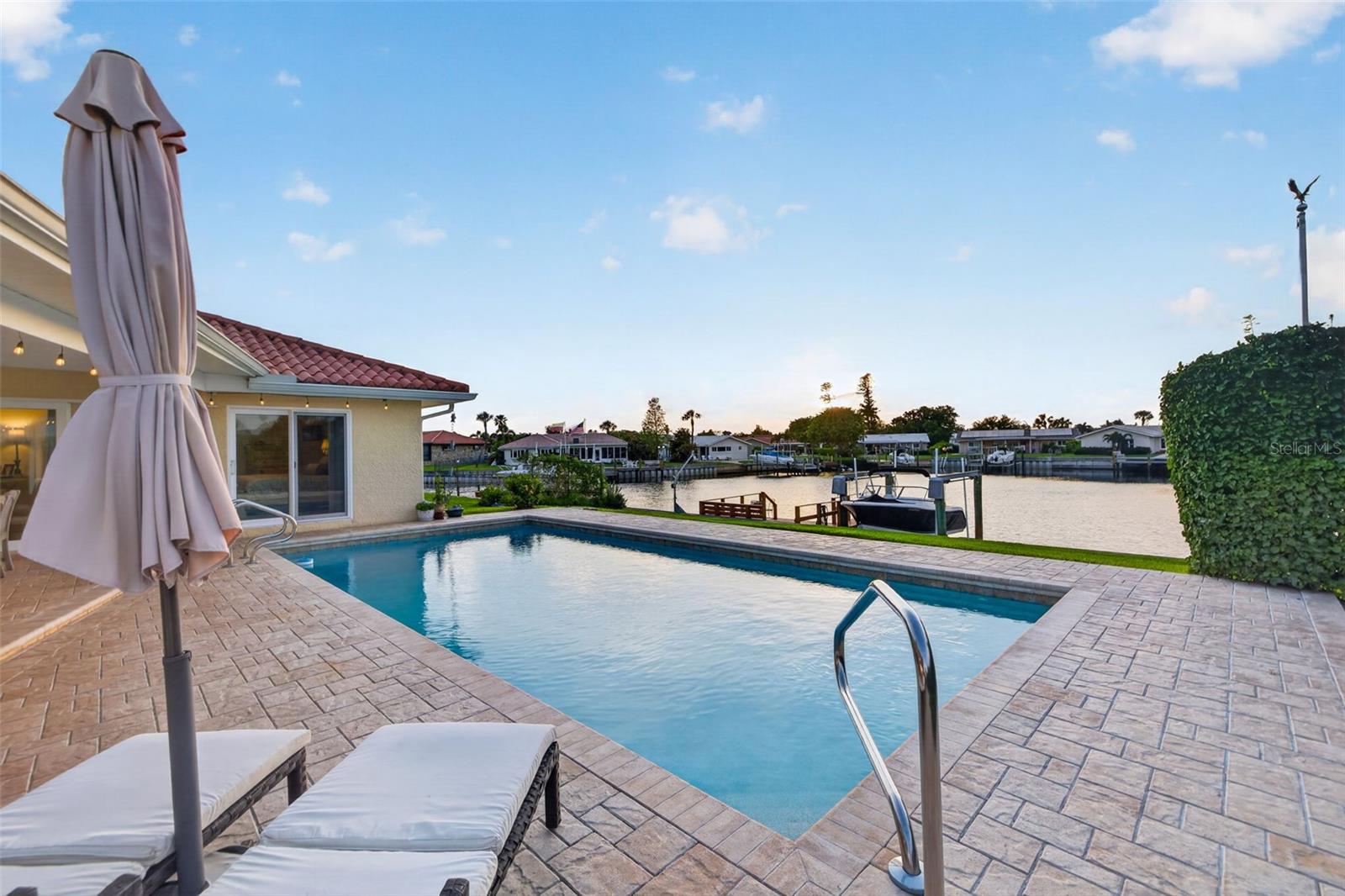 Image 40 of 58 For 4712 Overlook Drive Ne