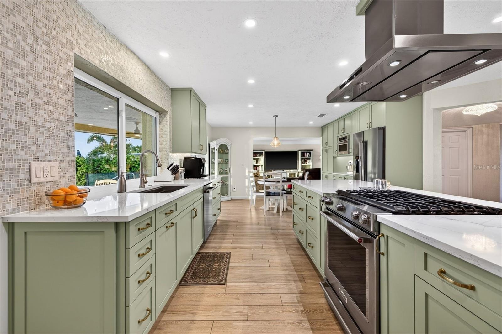 Image 7 of 58 For 4712 Overlook Drive Ne