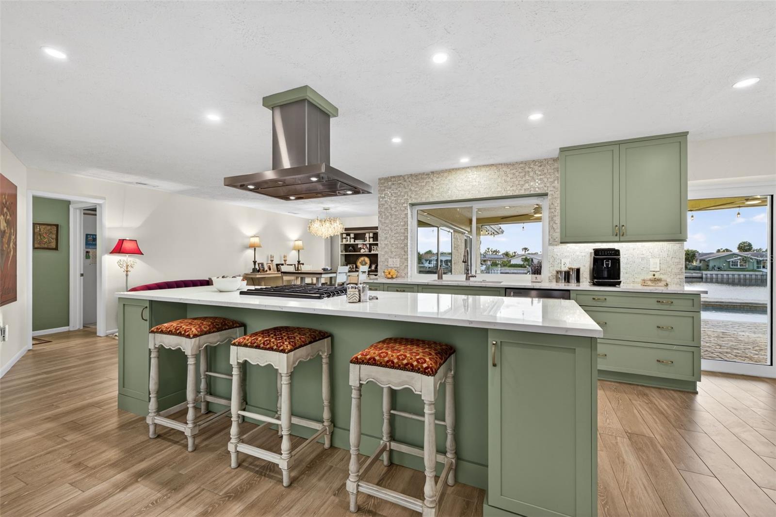 Image 9 of 58 For 4712 Overlook Drive Ne