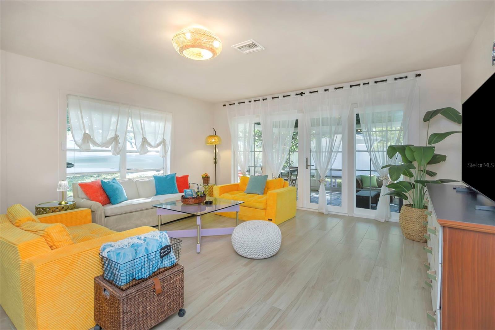 Image 11 of 57 For 1057 Calumet Street