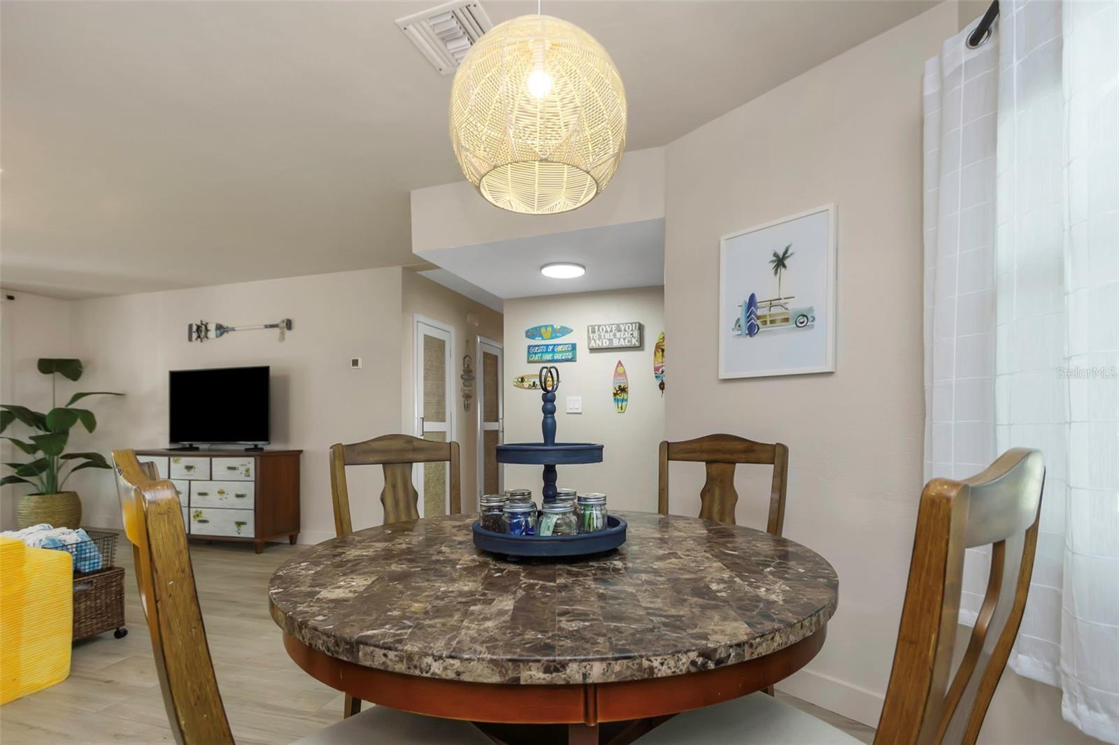 Image 20 of 57 For 1057 Calumet Street