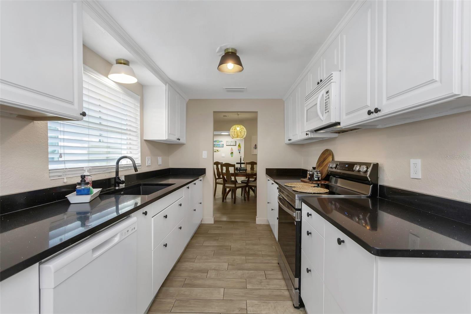 Image 21 of 57 For 1057 Calumet Street