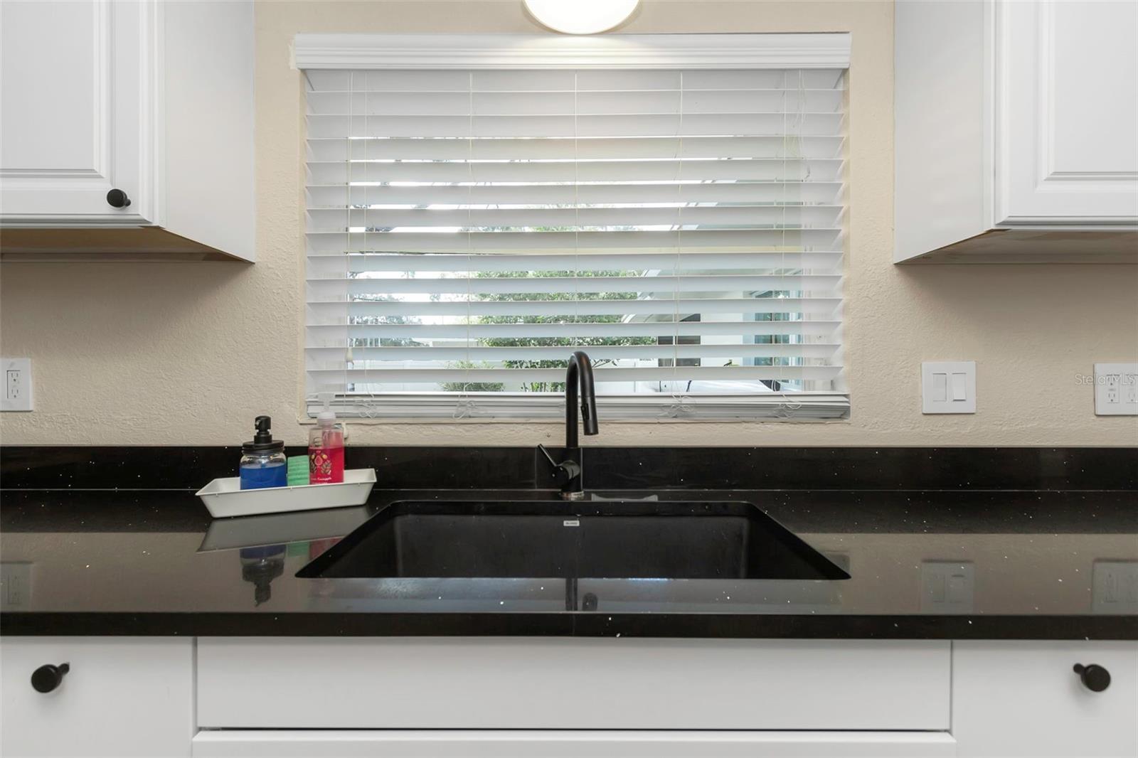 Image 25 of 57 For 1057 Calumet Street