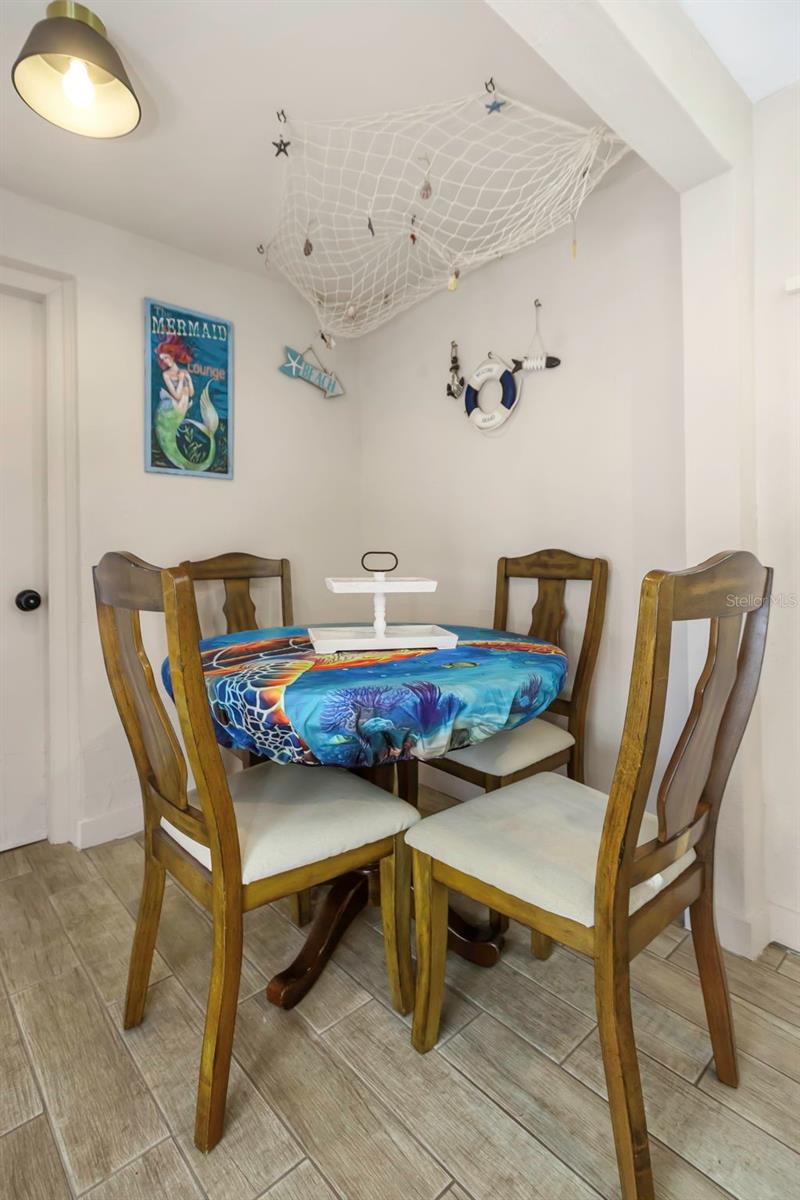 Image 27 of 57 For 1057 Calumet Street