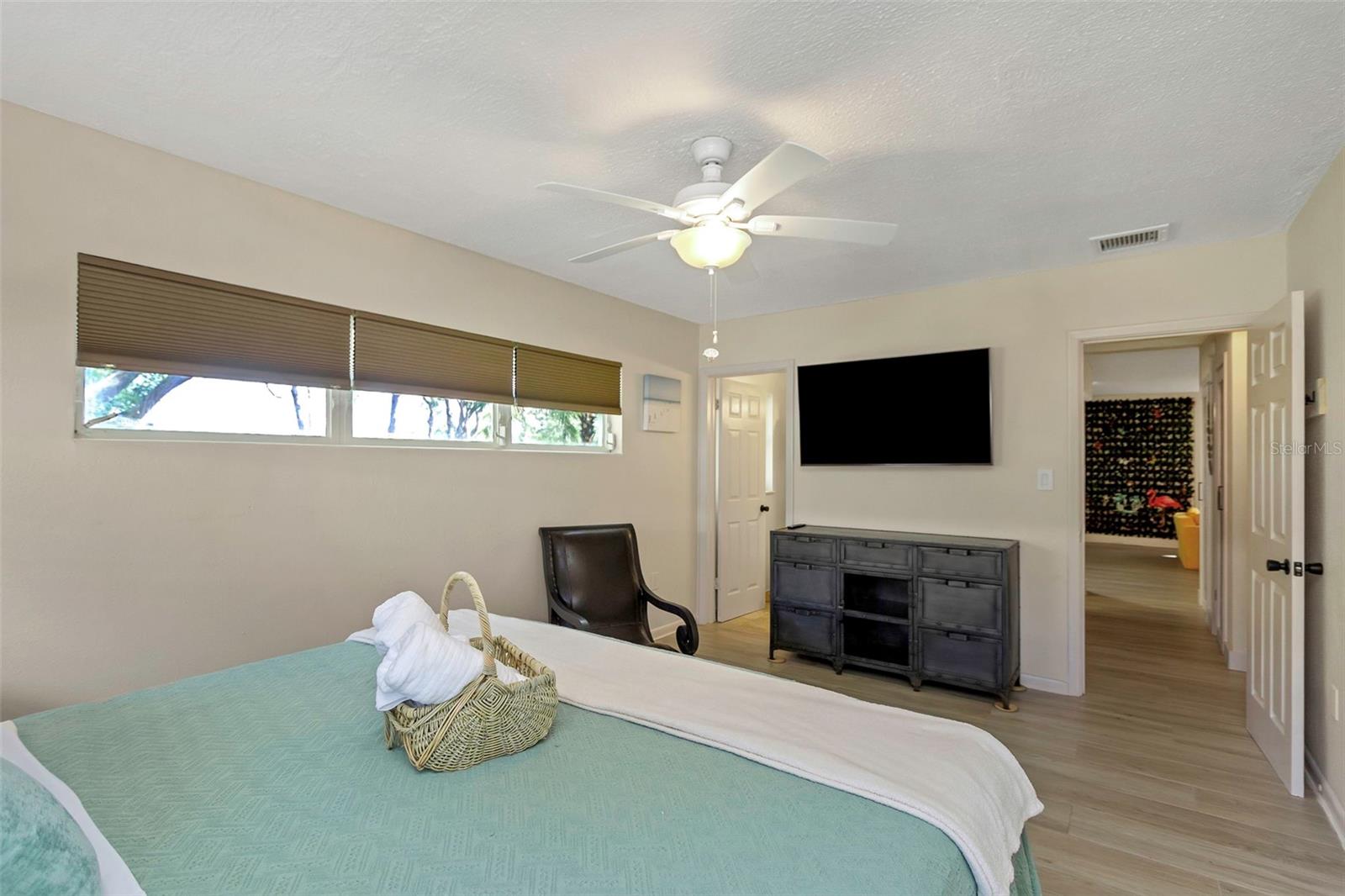 Image 33 of 57 For 1057 Calumet Street