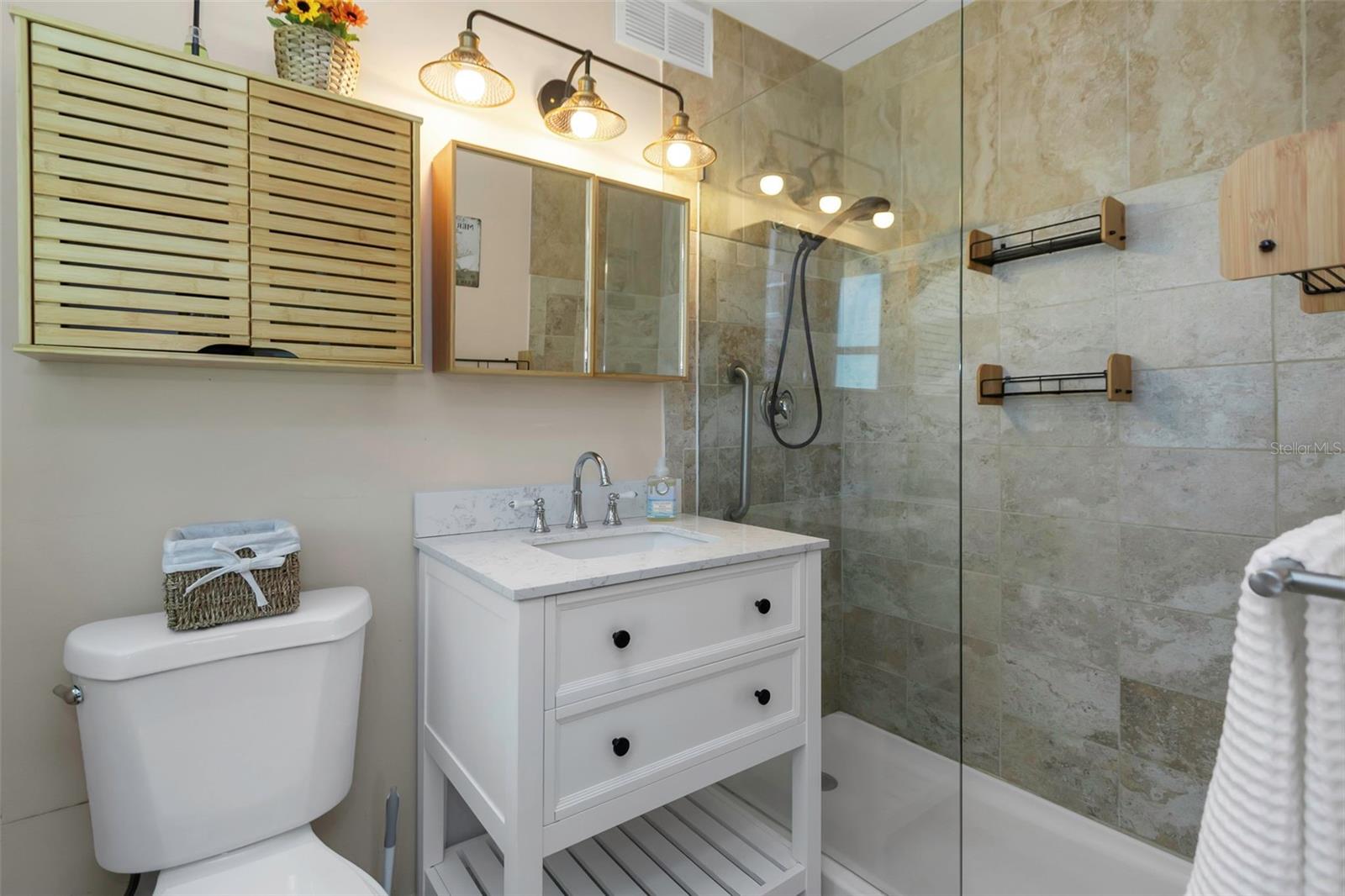 Image 34 of 57 For 1057 Calumet Street