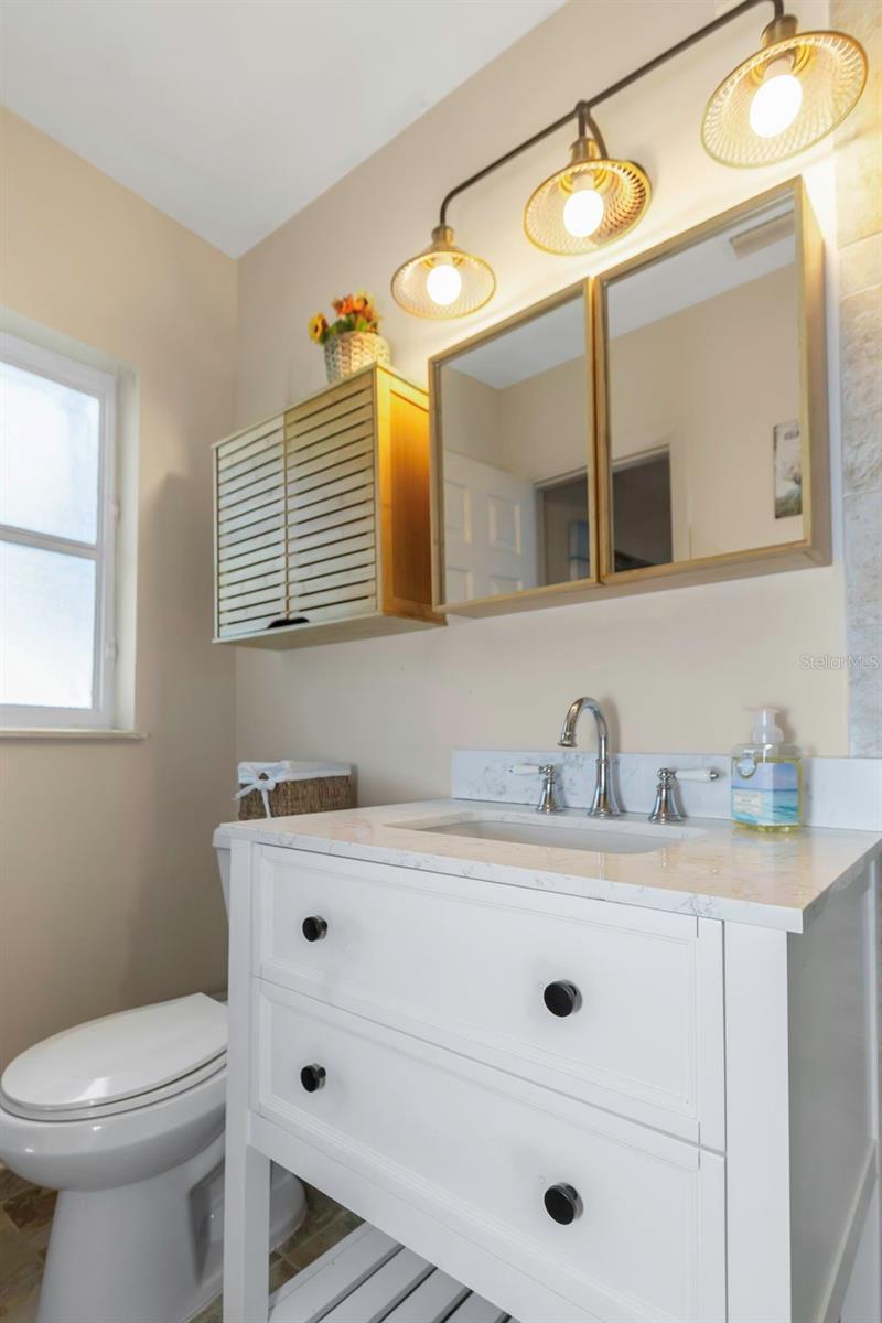 Image 35 of 57 For 1057 Calumet Street