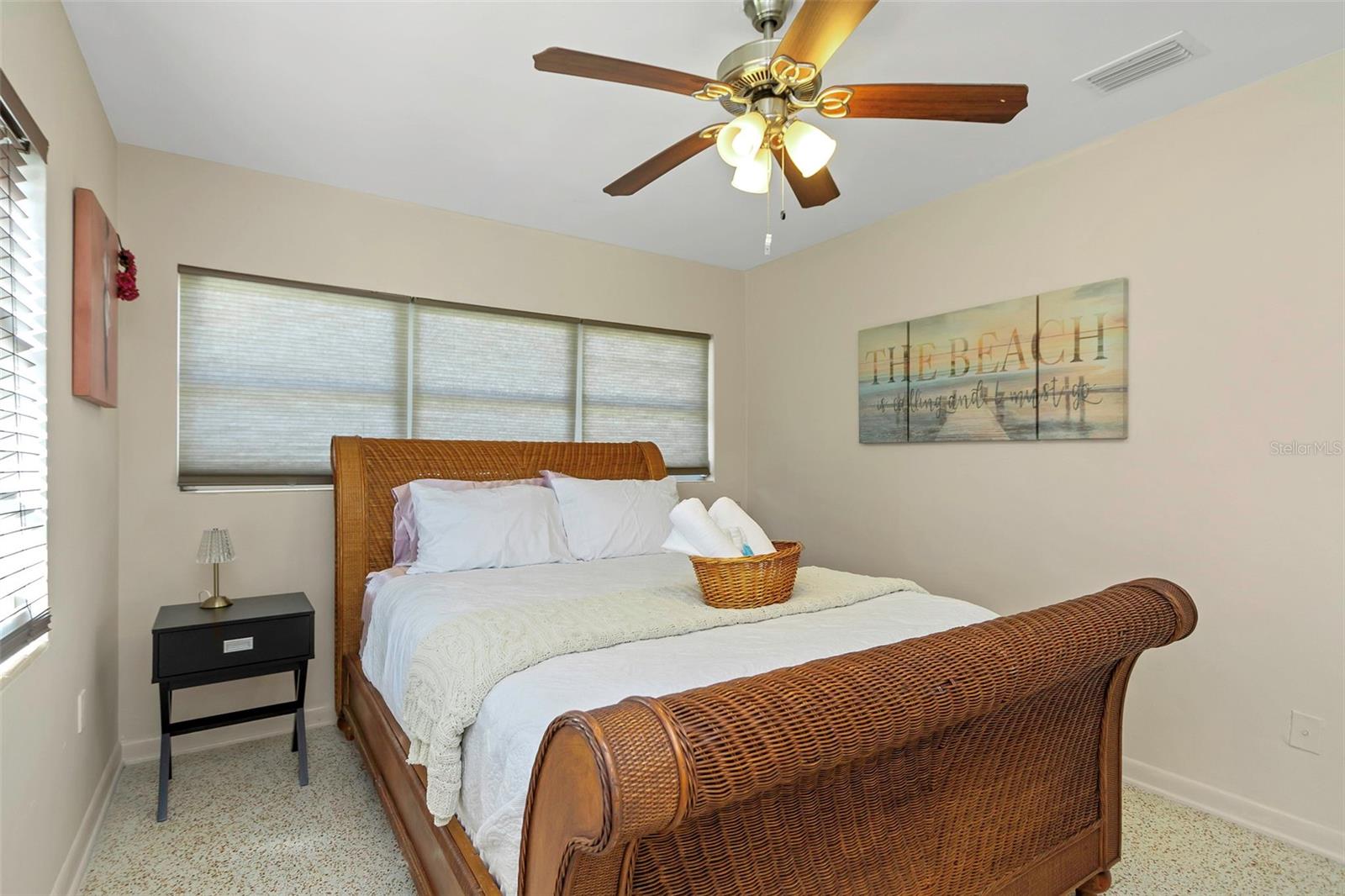 Image 37 of 57 For 1057 Calumet Street