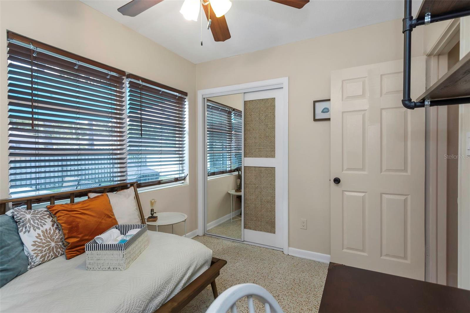 Image 47 of 57 For 1057 Calumet Street