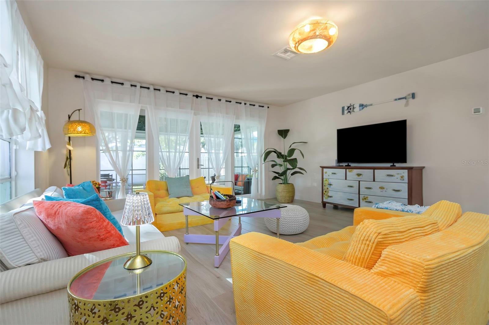 Image 8 of 57 For 1057 Calumet Street