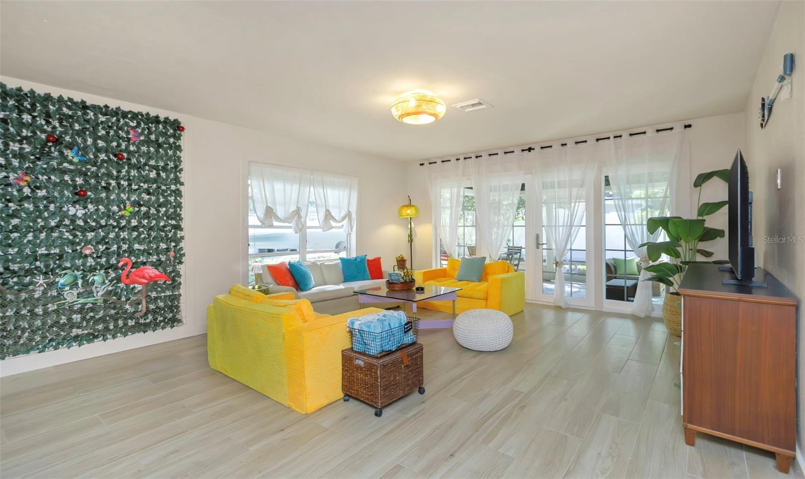 Image 9 of 57 For 1057 Calumet Street